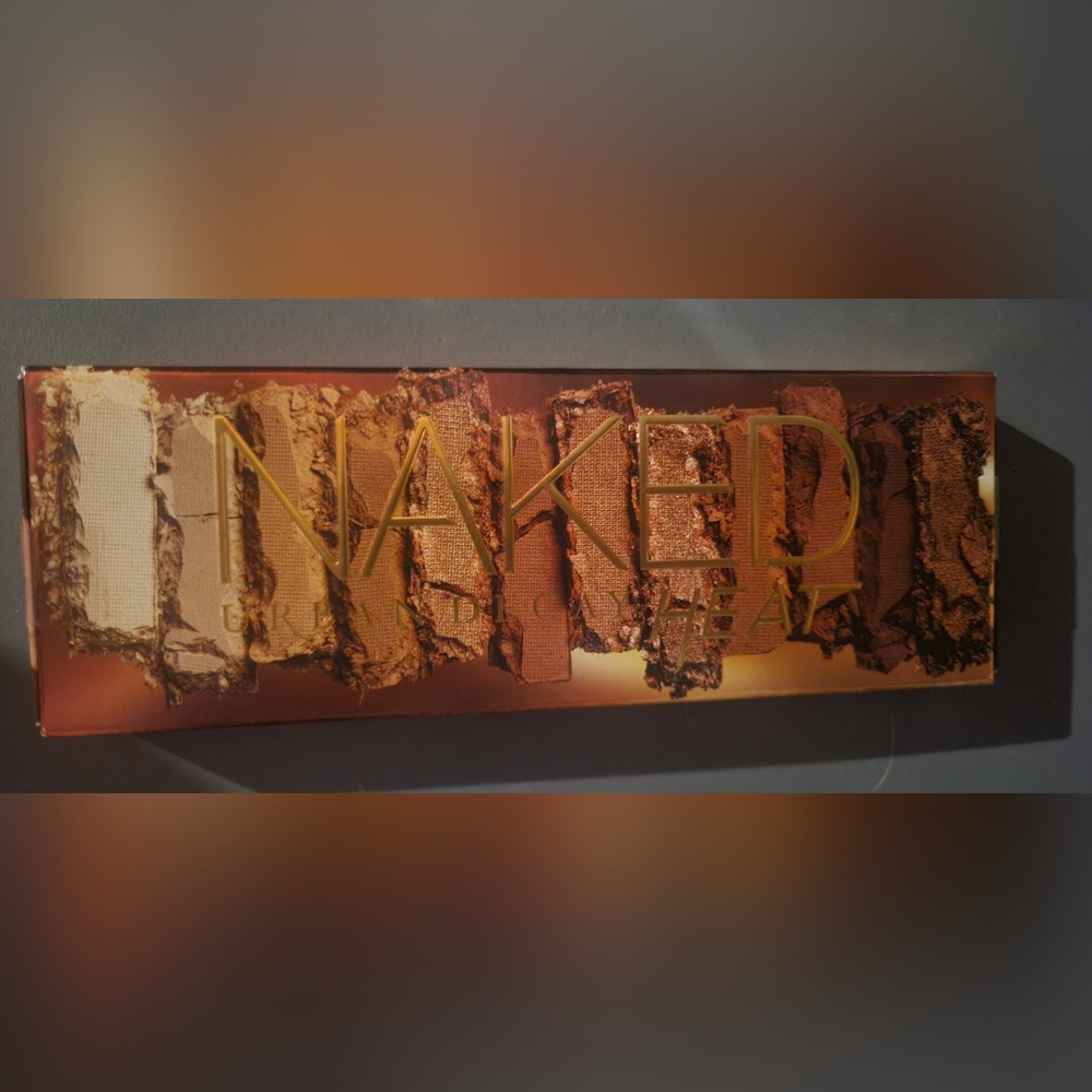Urban Decay Naked Heat Eyeshadow Palette NEW in Box Sealed